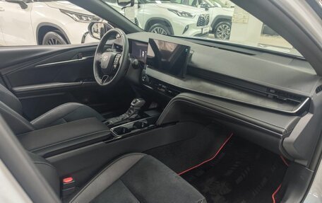 Toyota RAV4, 2025 год, 4 350 000 рублей, 14 фотография