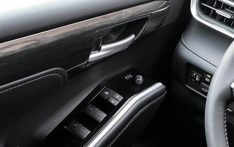 Toyota Highlander, 2025 год, 5 690 000 рублей, 29 фотография