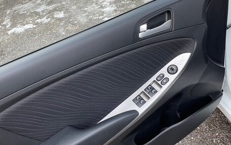 Hyundai Solaris II рестайлинг, 2015 год, 1 150 000 рублей, 15 фотография