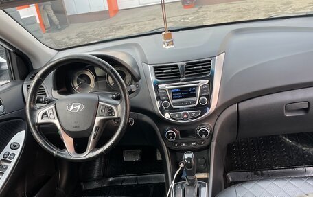 Hyundai Solaris II рестайлинг, 2015 год, 1 150 000 рублей, 12 фотография