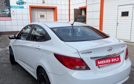 Hyundai Solaris II рестайлинг, 2015 год, 1 150 000 рублей, 4 фотография