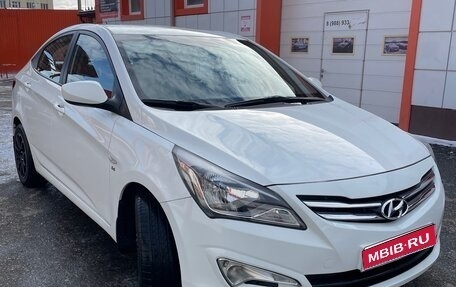 Hyundai Solaris II рестайлинг, 2015 год, 1 150 000 рублей, 1 фотография