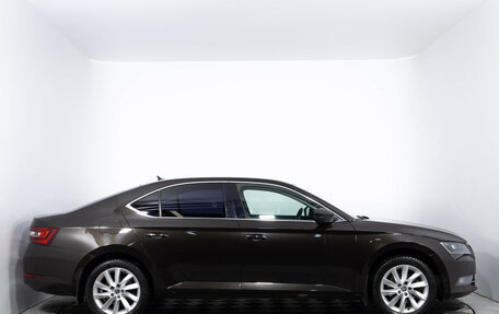 Skoda Superb III рестайлинг, 2017 год, 2 410 000 рублей, 4 фотография