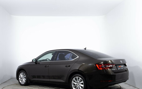 Skoda Superb III рестайлинг, 2017 год, 2 410 000 рублей, 7 фотография