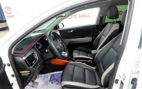 KIA Stonic, 2019 год, 1 300 202 рублей, 3 фотография