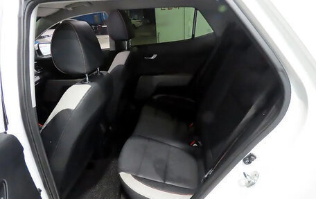 KIA Stonic, 2019 год, 1 300 202 рублей, 5 фотография