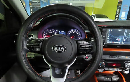KIA Stonic, 2019 год, 1 300 202 рублей, 13 фотография