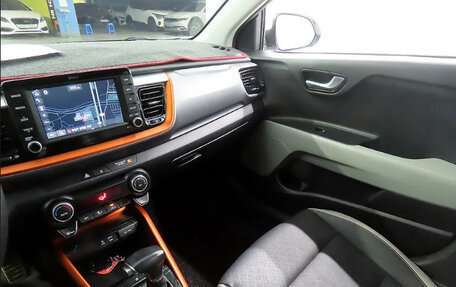 KIA Stonic, 2019 год, 1 300 202 рублей, 4 фотография