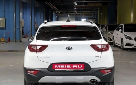 KIA Stonic, 2019 год, 1 300 202 рублей, 8 фотография