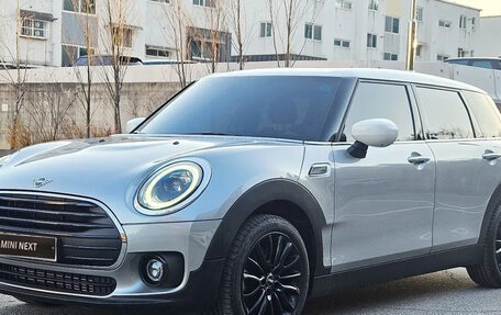 MINI Clubman, 2023 год, 2 550 000 рублей, 1 фотография