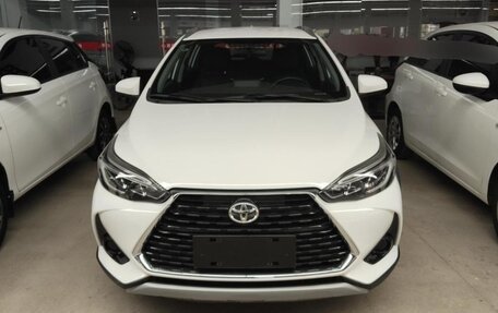 Toyota Yaris XP150 рестайлинг, 2021 год, 1 340 000 рублей, 2 фотография