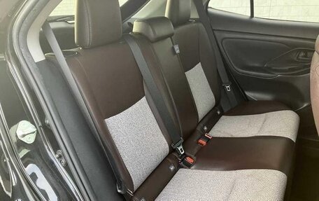 Toyota Yaris Cross, 2022 год, 1 650 000 рублей, 8 фотография