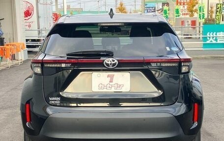 Toyota Yaris Cross, 2022 год, 1 650 000 рублей, 3 фотография