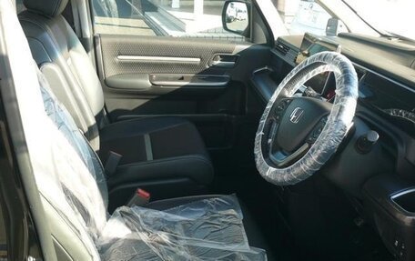 Honda Stepwgn IV, 2022 год, 1 850 000 рублей, 9 фотография