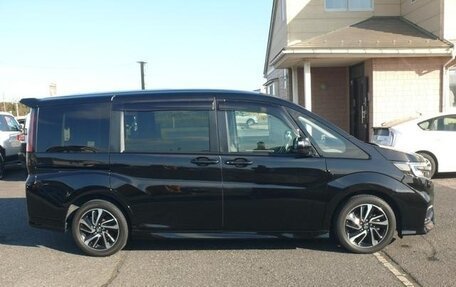 Honda Stepwgn IV, 2022 год, 1 850 000 рублей, 4 фотография