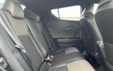 Toyota C-HR I рестайлинг, 2022 год, 1 750 000 рублей, 9 фотография