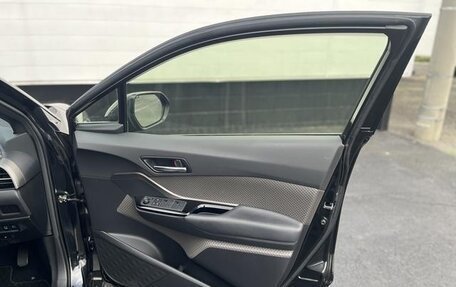 Toyota C-HR I рестайлинг, 2022 год, 1 750 000 рублей, 14 фотография