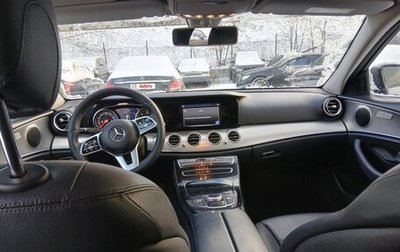 Mercedes-Benz E-Класс, 2019 год, 1 550 000 рублей, 1 фотография