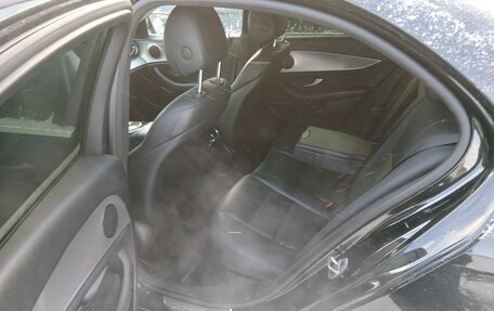 Mercedes-Benz E-Класс, 2019 год, 1 550 000 рублей, 10 фотография