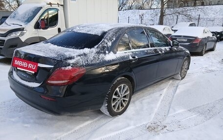 Mercedes-Benz E-Класс, 2019 год, 1 550 000 рублей, 6 фотография