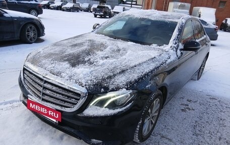 Mercedes-Benz E-Класс, 2019 год, 1 550 000 рублей, 3 фотография