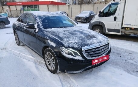 Mercedes-Benz E-Класс, 2019 год, 1 550 000 рублей, 5 фотография
