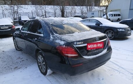 Mercedes-Benz E-Класс, 2019 год, 1 550 000 рублей, 7 фотография