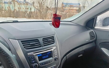 Hyundai Solaris II рестайлинг, 2014 год, 1 100 000 рублей, 14 фотография