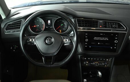 Volkswagen Tiguan II, 2020 год, 2 690 000 рублей, 13 фотография