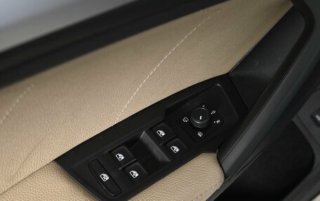 Volkswagen Tiguan II, 2020 год, 2 690 000 рублей, 11 фотография