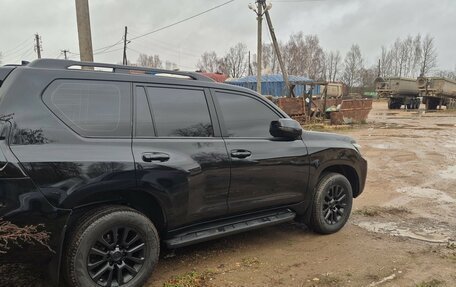 Toyota Land Cruiser Prado 150 рестайлинг 2, 2019 год, 4 200 000 рублей, 2 фотография