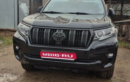 Toyota Land Cruiser Prado 150 рестайлинг 2, 2019 год, 4 200 000 рублей, 5 фотография