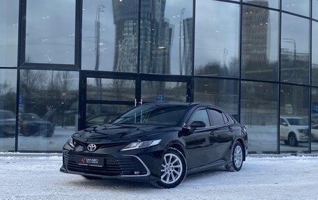 Toyota Camry, 2021 год, 3 050 000 рублей, 1 фотография