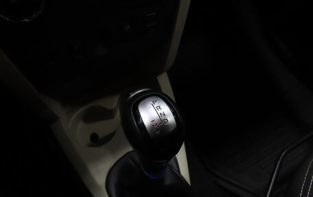 Renault Logan II, 2018 год, 893 000 рублей, 11 фотография