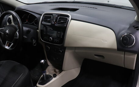 Renault Logan II, 2018 год, 893 000 рублей, 5 фотография