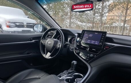 Toyota Camry, 2021 год, 3 050 000 рублей, 10 фотография