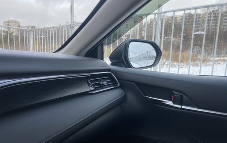 Toyota Camry, 2021 год, 3 050 000 рублей, 13 фотография