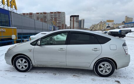 Toyota Prius, 2003 год, 540 000 рублей, 12 фотография