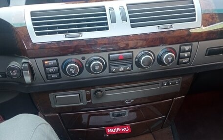 BMW 7 серия, 2005 год, 550 000 рублей, 11 фотография