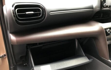 Toyota Yaris Cross, 2021 год, 1 680 000 рублей, 18 фотография