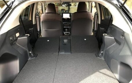 Toyota Yaris Cross, 2021 год, 1 680 000 рублей, 23 фотография