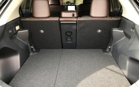 Toyota Yaris Cross, 2021 год, 1 680 000 рублей, 22 фотография