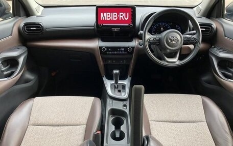 Toyota Yaris Cross, 2021 год, 1 680 000 рублей, 19 фотография