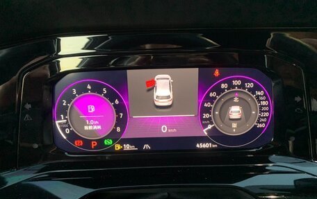 Volkswagen Golf VIII, 2022 год, 1 970 000 рублей, 7 фотография