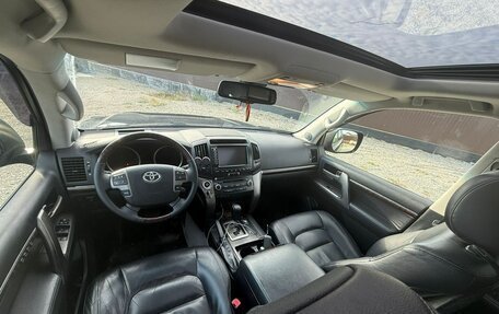 Toyota Land Cruiser 200, 2010 год, 3 300 000 рублей, 8 фотография