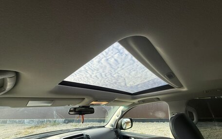 Toyota Land Cruiser 200, 2010 год, 3 300 000 рублей, 6 фотография