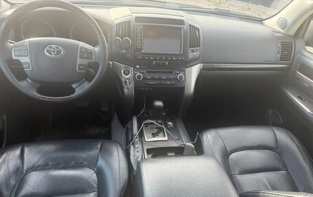 Toyota Land Cruiser 200, 2010 год, 3 300 000 рублей, 4 фотография