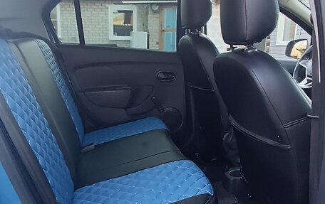 Renault Logan II, 2019 год, 940 000 рублей, 7 фотография