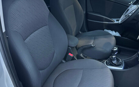 Hyundai Solaris II рестайлинг, 2014 год, 805 000 рублей, 13 фотография