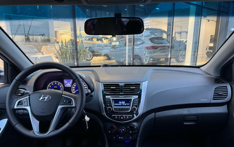 Hyundai Solaris II рестайлинг, 2014 год, 805 000 рублей, 18 фотография